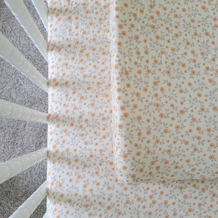 Ellie and Layne - Wholesale Cot/Crib Sheets - Georgia Peach Floral Muslin Crib Sheet