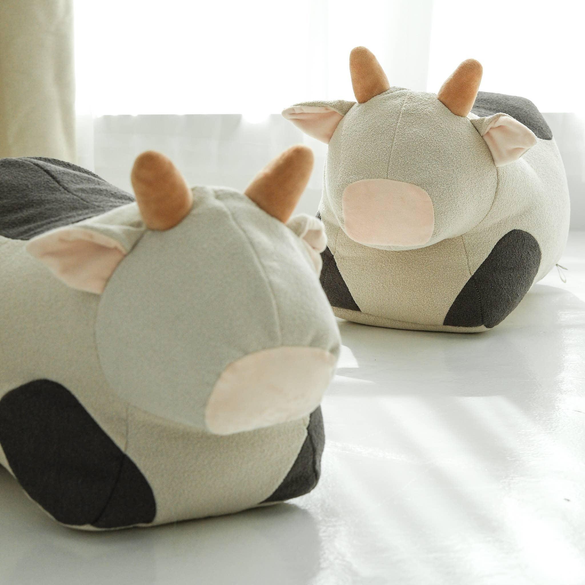 Little Lamb Kind - Wholesale Pouf - MOO MOO COW POUF // Ride-on toys1