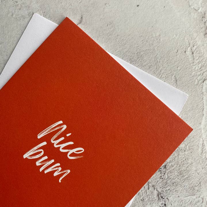 Beau Bum pour la vente par Heyyy Ltd