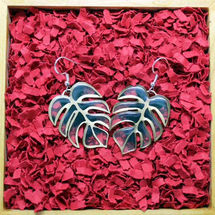 Plataica - Wholesale Dangle Earrings - Brass and 925 silver monstera leaf earrings with clear UV resin6
