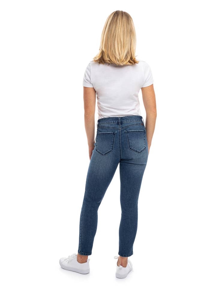 1822 Denim - Wholesale Jeans - Women's - PETITE 26" MID-RISE SKINNY JEAN in GERARD