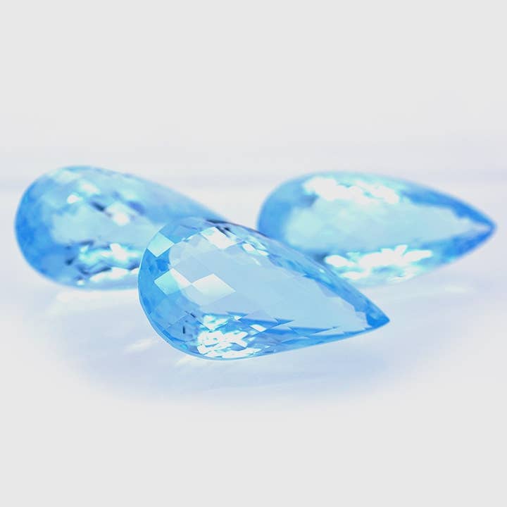 96,44 ct Topas im Birnenschliff mit Schachbrett für den Großhandel von Naturjoya