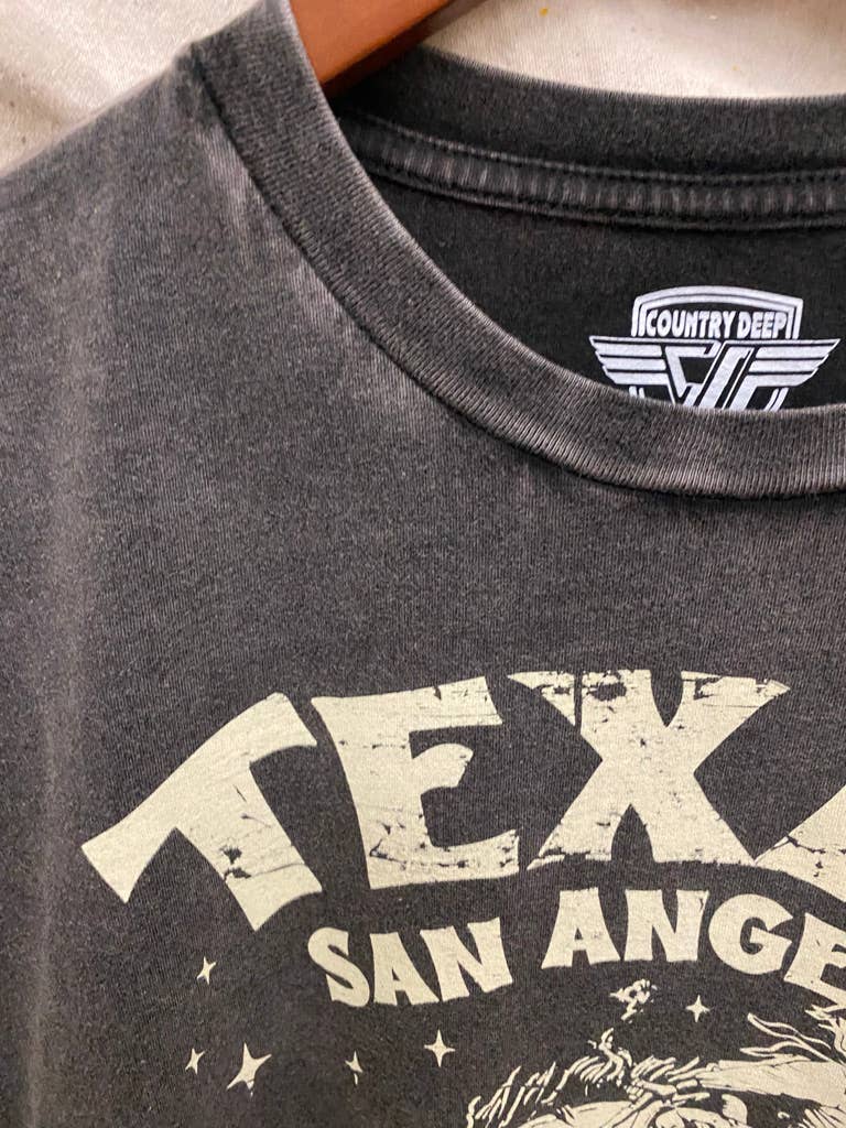 Country Deep Apparel - Vente T-shirt sérigraphié – unisexe - Finales du rodéo de San Angelo T-shirt décontracté délavé à l'acide (Copie)4
