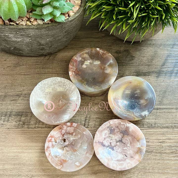 Lot of 5-8 Natural Flower Agate Crystal Bowls and other Purchase Wholesale onyx bowl. Free Returns & Net 60 Terms on Faire trending on Faire.