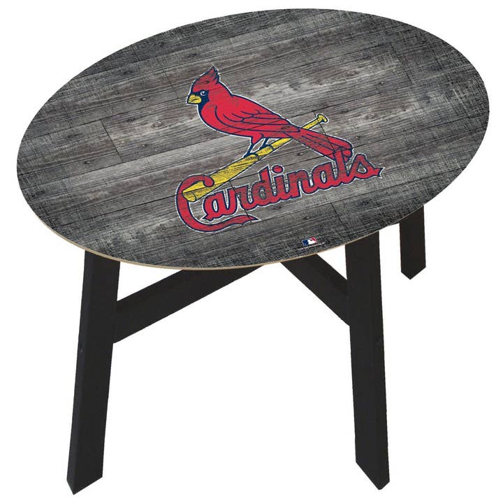 Table d'appoint en bois vieilli St. Louis Cardinals pour la vente par Fan Creations