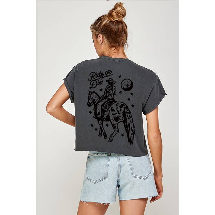 RIDE OR DIE VINTAGE GRAFISK CROP TOP för wholesale av Illustrated Society