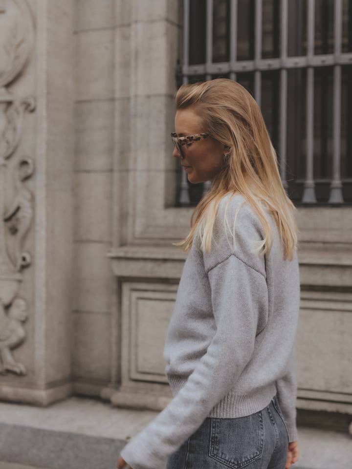 PURA Clothing - Wholesale Knit Sweater - Women's - CREWNECK SWEATER CASHMERE/SILK GREY6