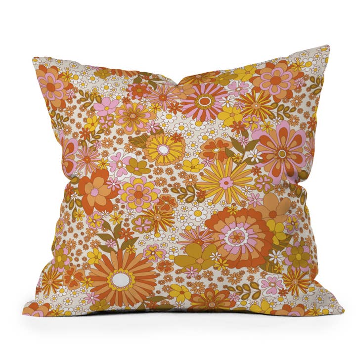 Coussin à motif floral Sundry Society des années 70 pour la vente par Deny Designs