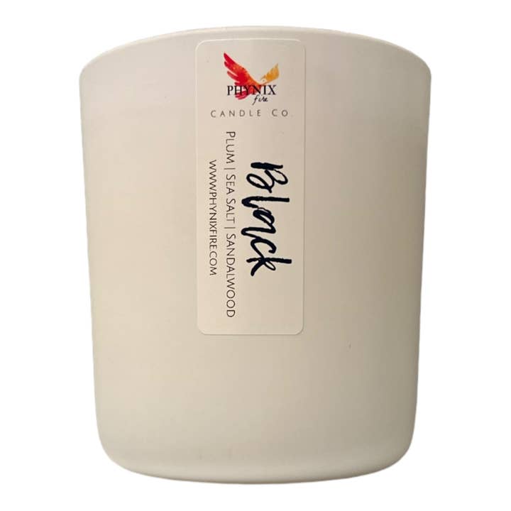 Vela negra de 12 oz, ciruela, sal marina, sándalo para venta al por mayor de Phynix Fire Candle Co.