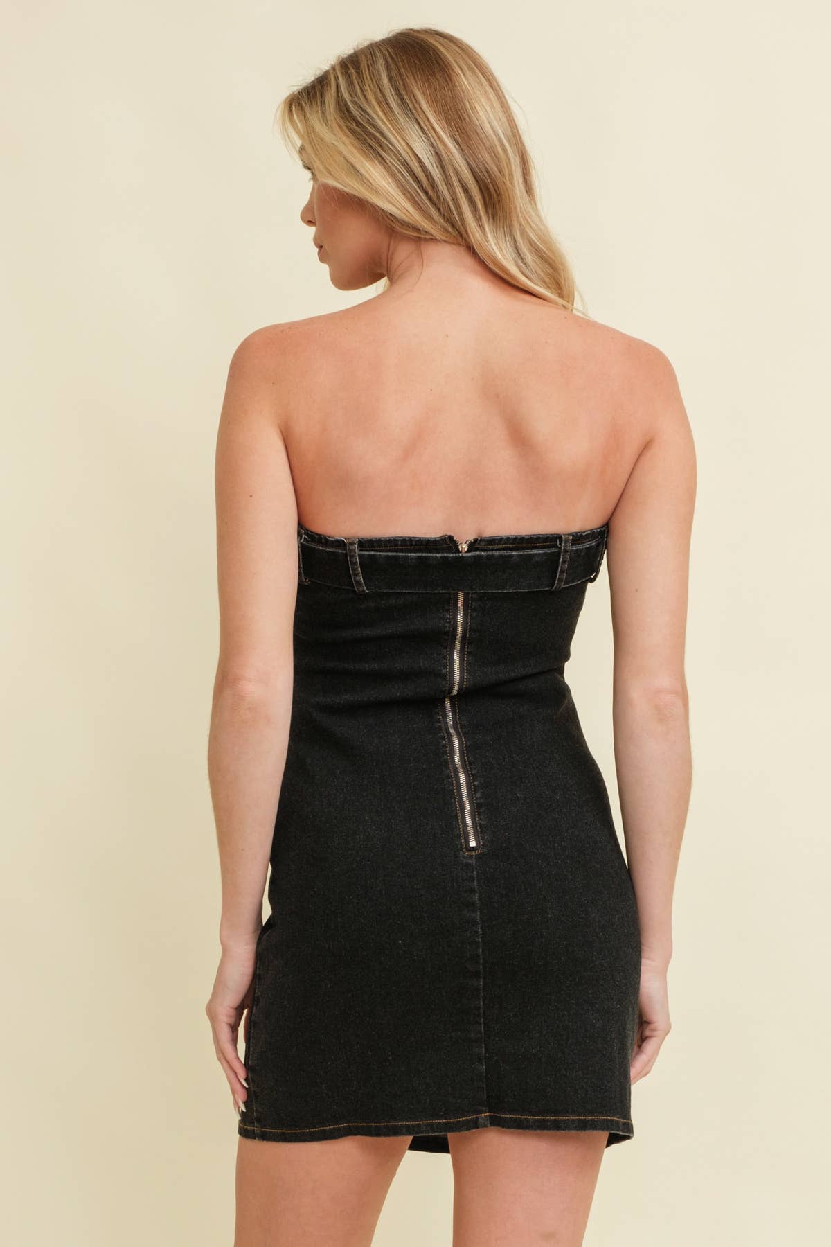 Cloud Ten – Engroshandel Kjole - Dame – Cloud Ten stropløs denim minikjole med sløjfedetalje6