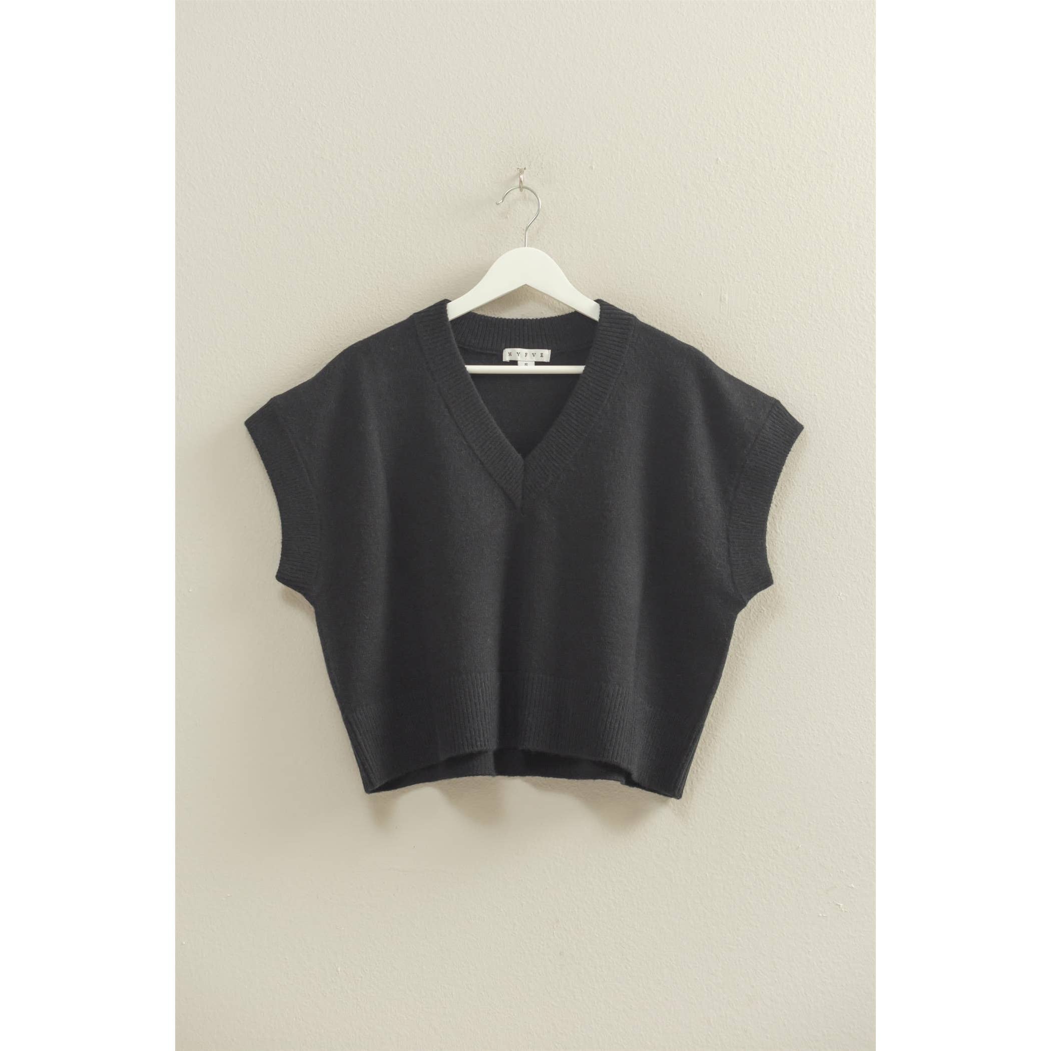 HYFVE – wholesale Sleeveless sweatshirts – Women′s – Oversized V-Neck Sweater Vest5