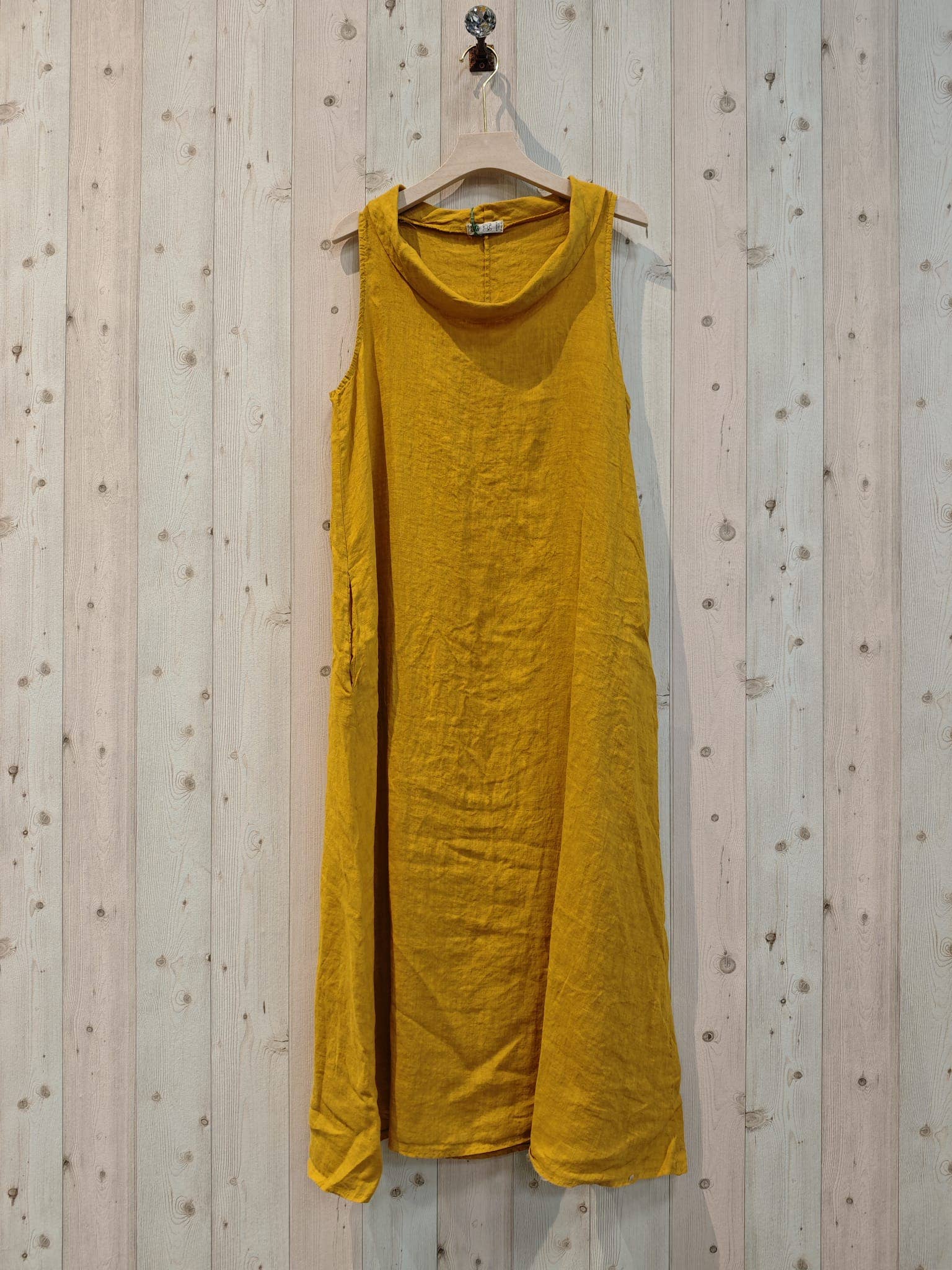 Linos y Textiles - Venta al por mayor Vestido - Mujer - REF 25396 VESTIDO LINO 100% CUELLO BARCA SIN MANGA4