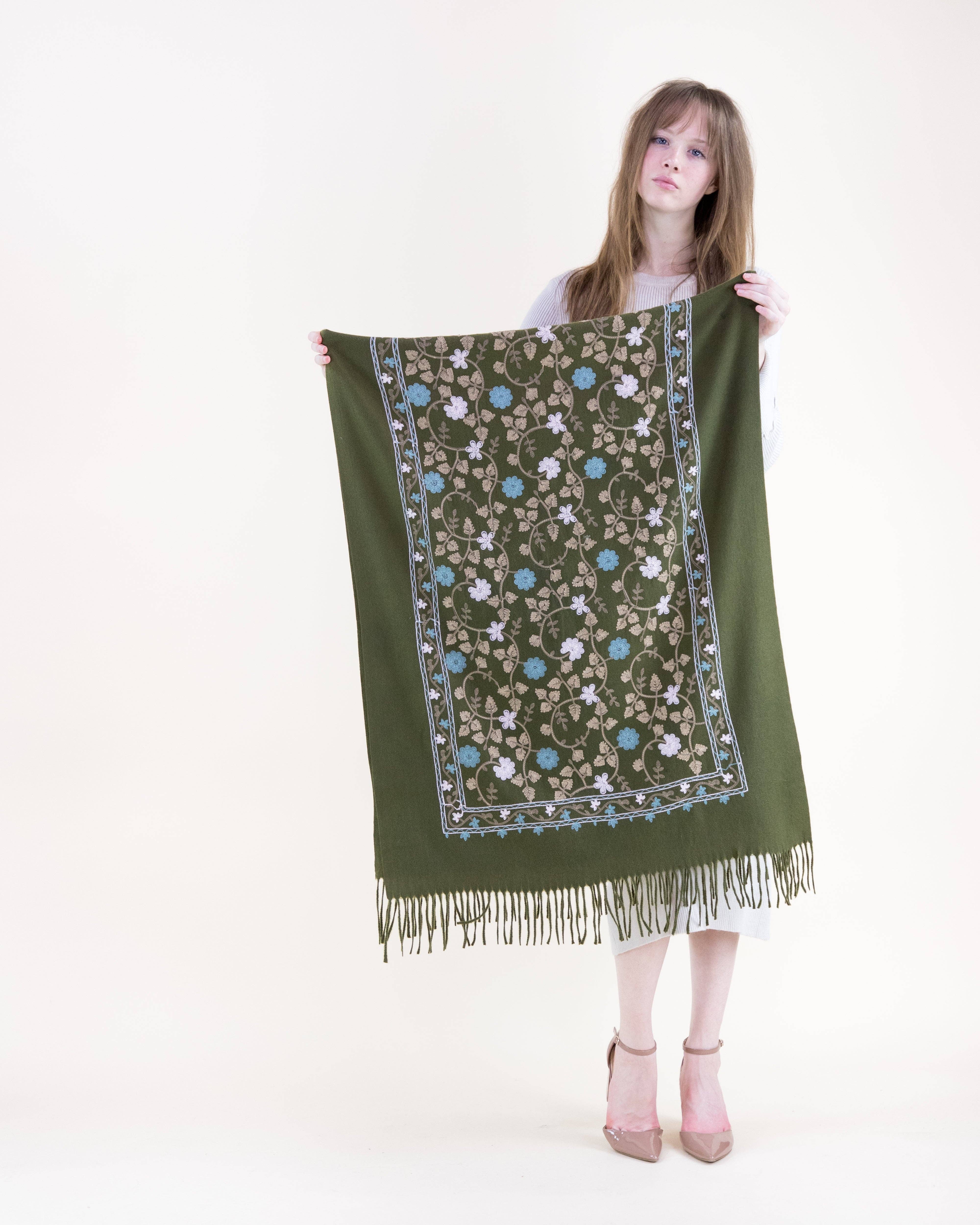 Original USA - Wholesale Scarf - Women's - Embroidered Floral Vines Scarf3