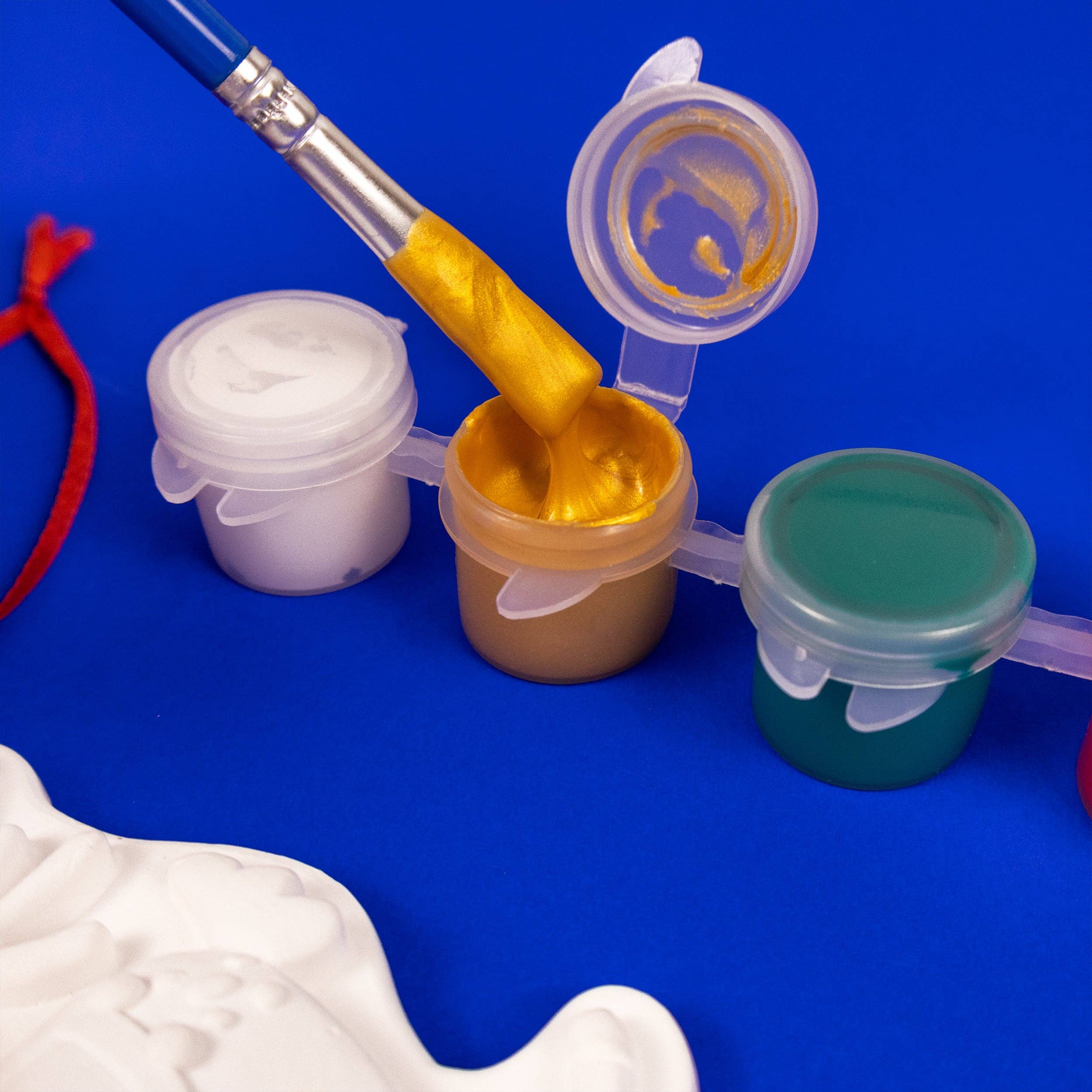 Robert Frederick Ltd - Wholesale DIY Craft Kit - Kids - Christmas Crafts Paint Your Own Hanging Decorations – Kids’ Festive Art & Craft Kit with Paints, Brush & Sparkly Stickers4