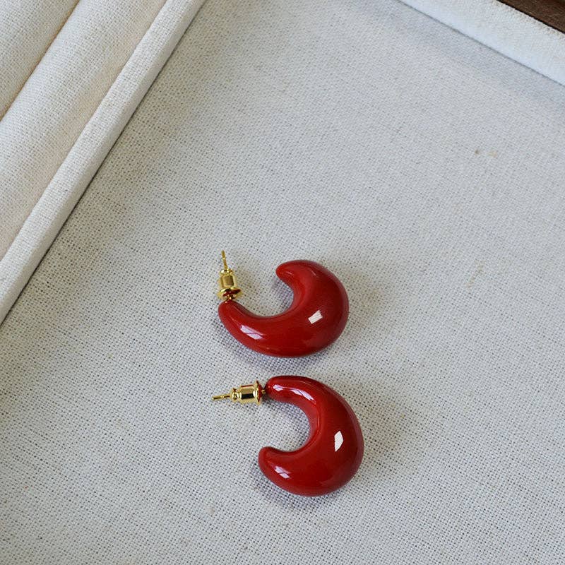 Revelari - Vendita all'ingrosso Orecchini a cerchio - Orecchini a cerchio in resina rossa con accento dorato0