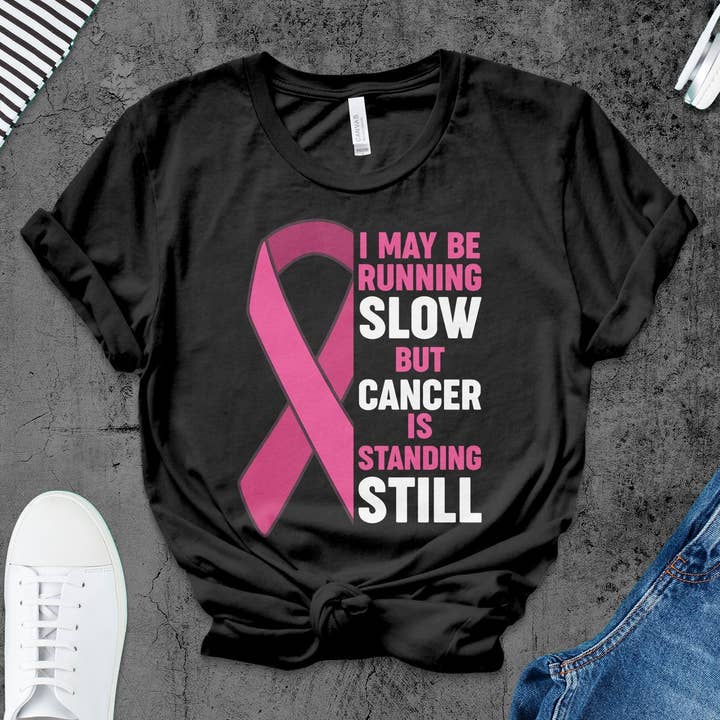 T-shirt de course inspirant, ruban rose de sensibilisation, chemise de fitness motivante, vêtements décontractés unisexes pour le soutien au cancer pour la vente par FreakyTeeFactory