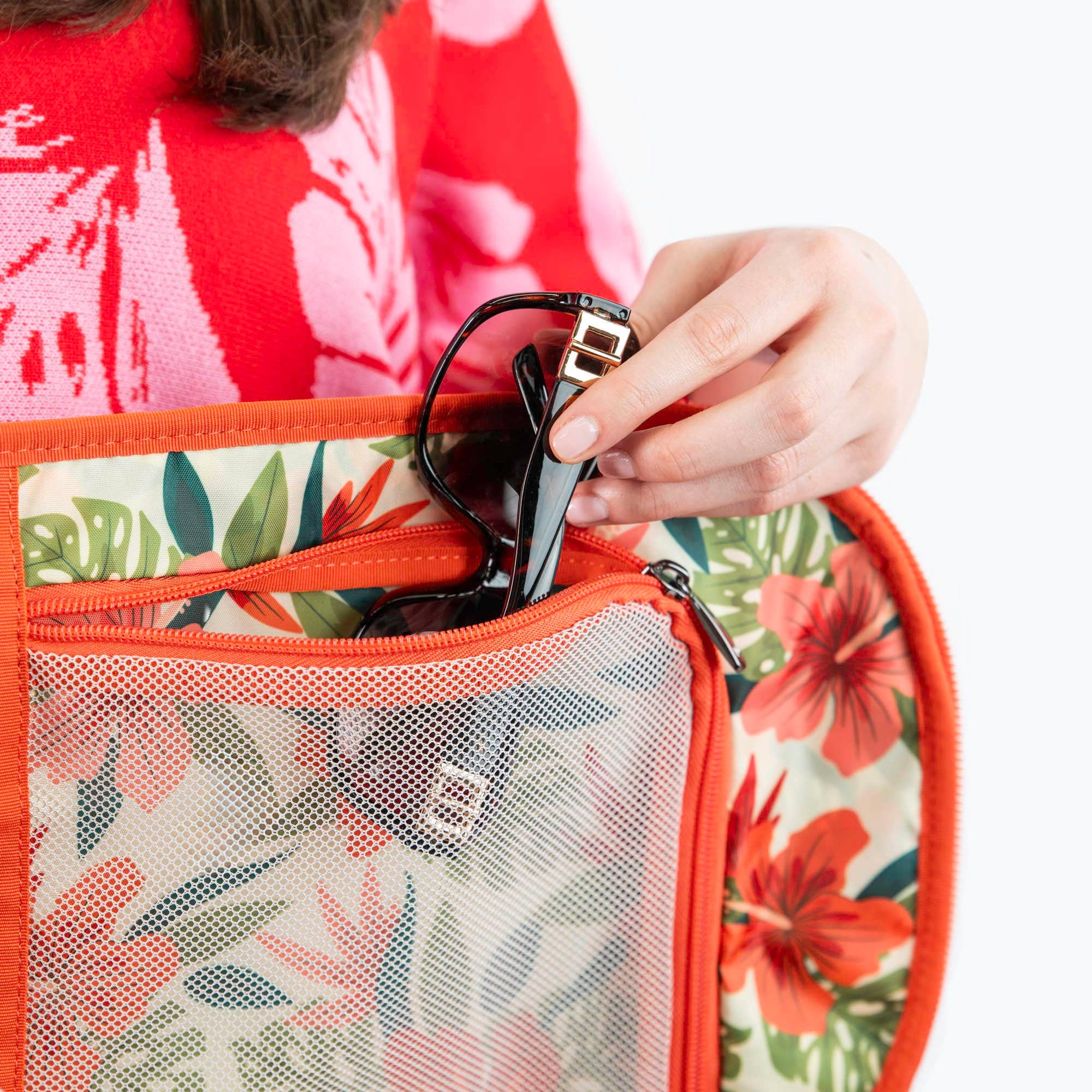 Lug - Wholesale Weekender Bag - Women's - Barnstormer Rolling Duffel Bag19