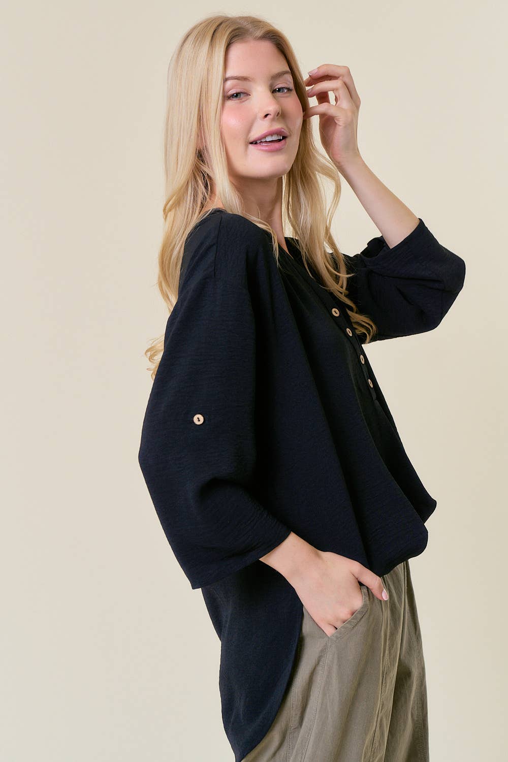 Doe and Rae - Wholesale Tunic - Women's - HALF BUTTON HI-LO BLOUSE - 43942T9