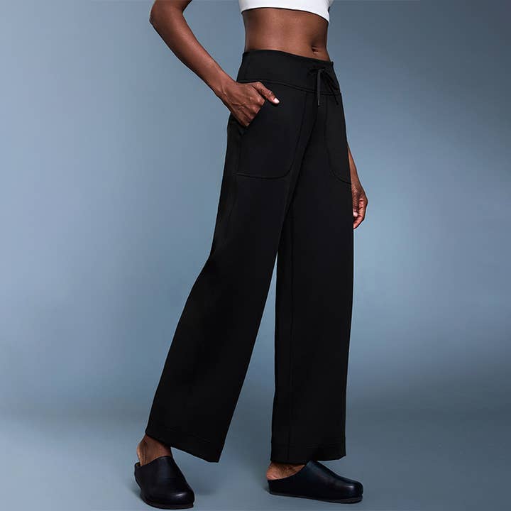 WONDERXFANS - Wholesale Athletic Sweatpants/Joggers - Women's - Buttery-soft fleece-lined relaxed straight-leg sweatpants7