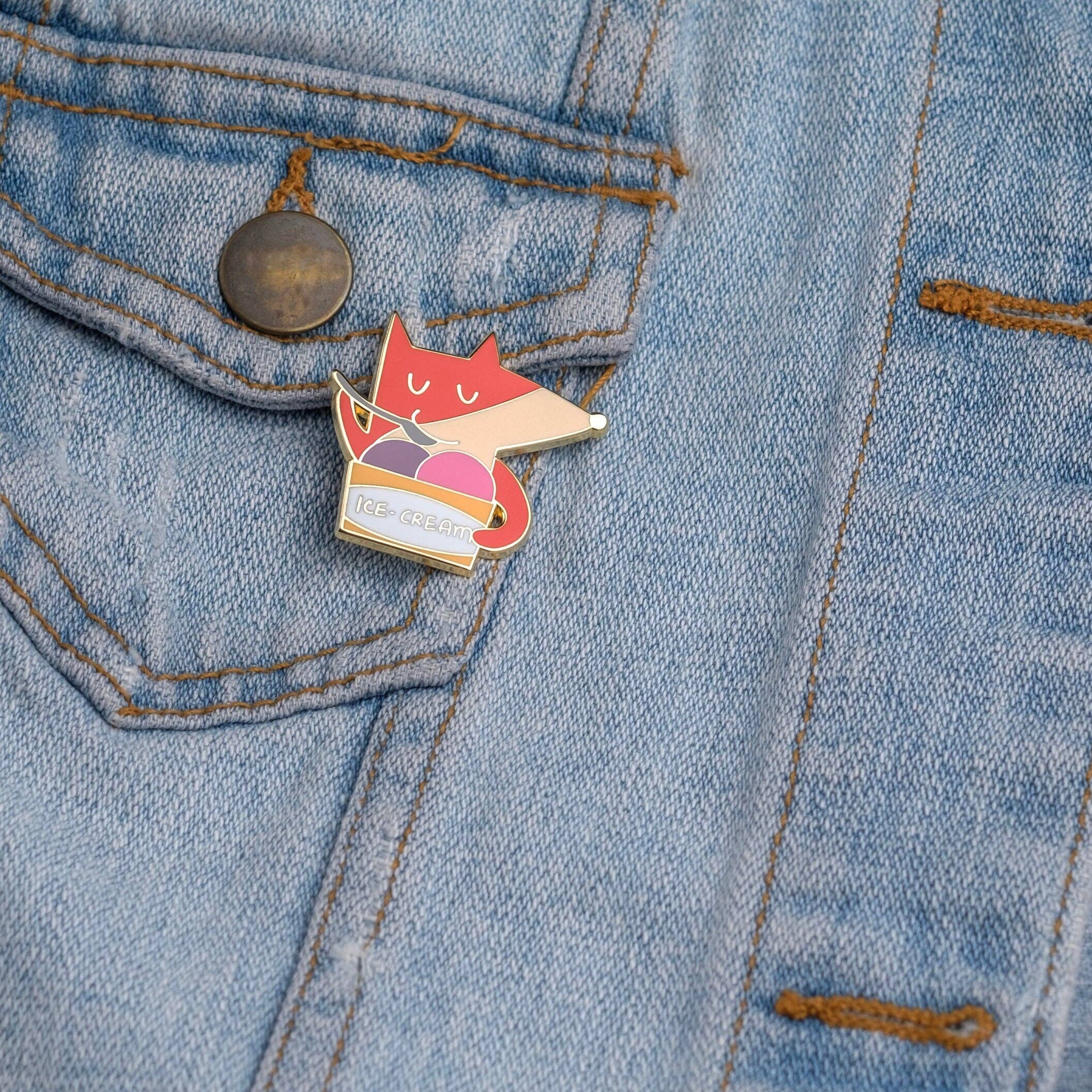 Kayan Pepper Co. – Alfinete/botão de lapela por atacado – Pin de esmalte raposa Foxy Lady3