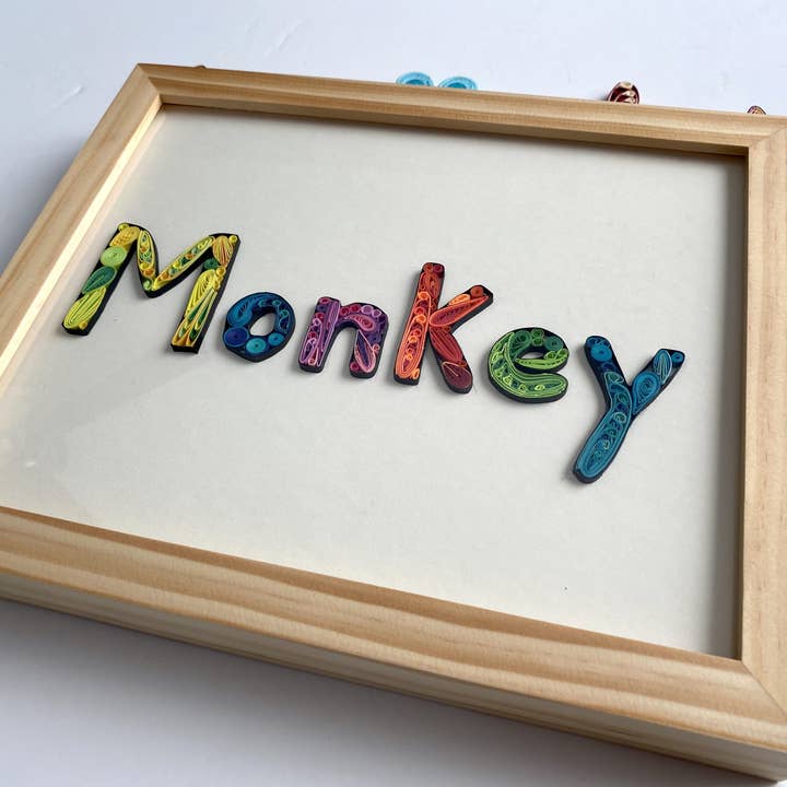 Cadeau fait main Quilling Craft Word « Monkey » pour la vente par MonkeyDragonPaper