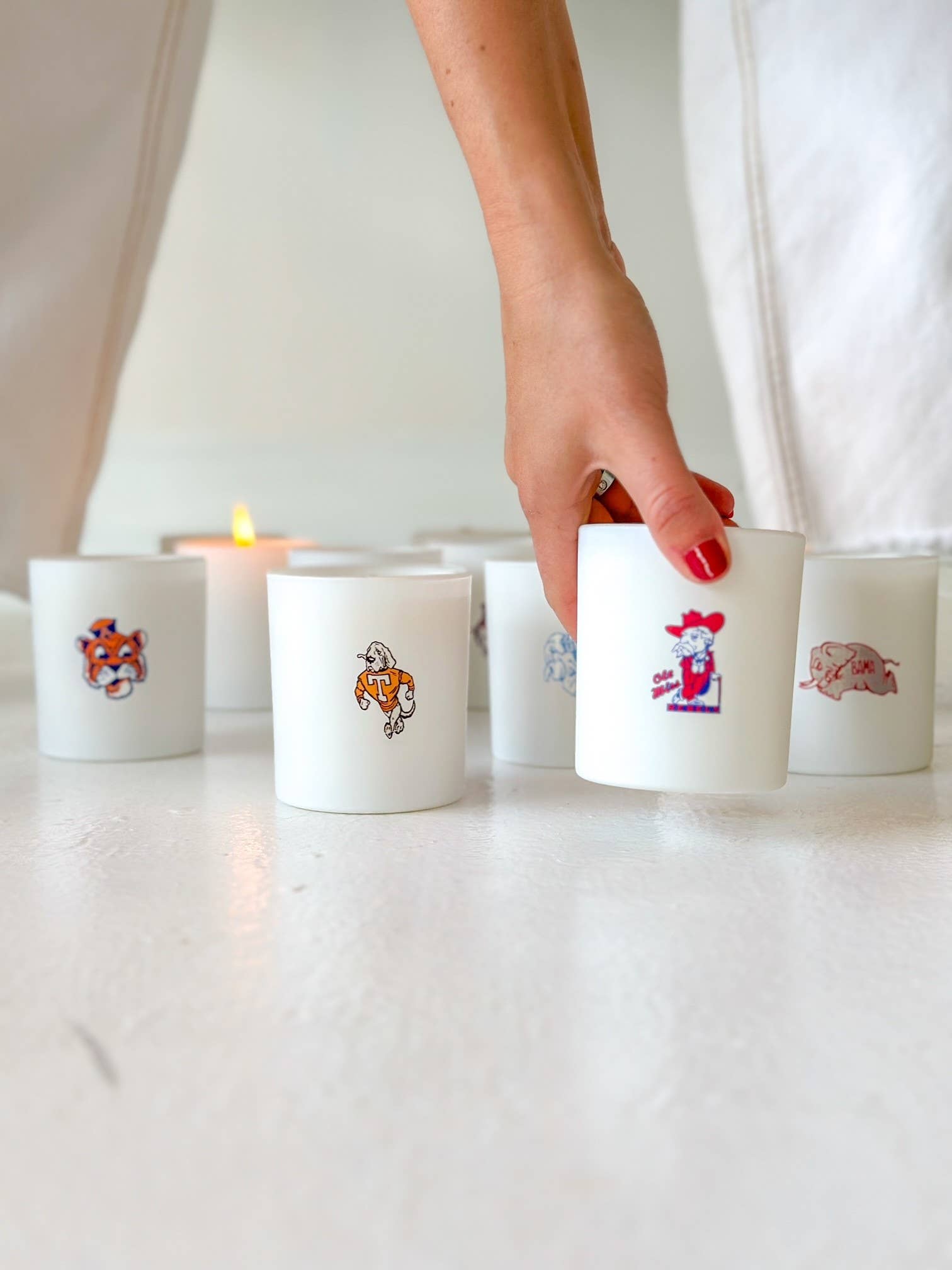 Bungalow South – Vela em jarro/copo por atacado – Vela de 10 oz da Coleção Collegiate10