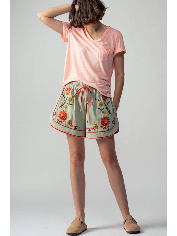 Urban Daizy - Wholesale T-Shirt - Women's - Rolled Sleeve V-Neck Pocket Tee25