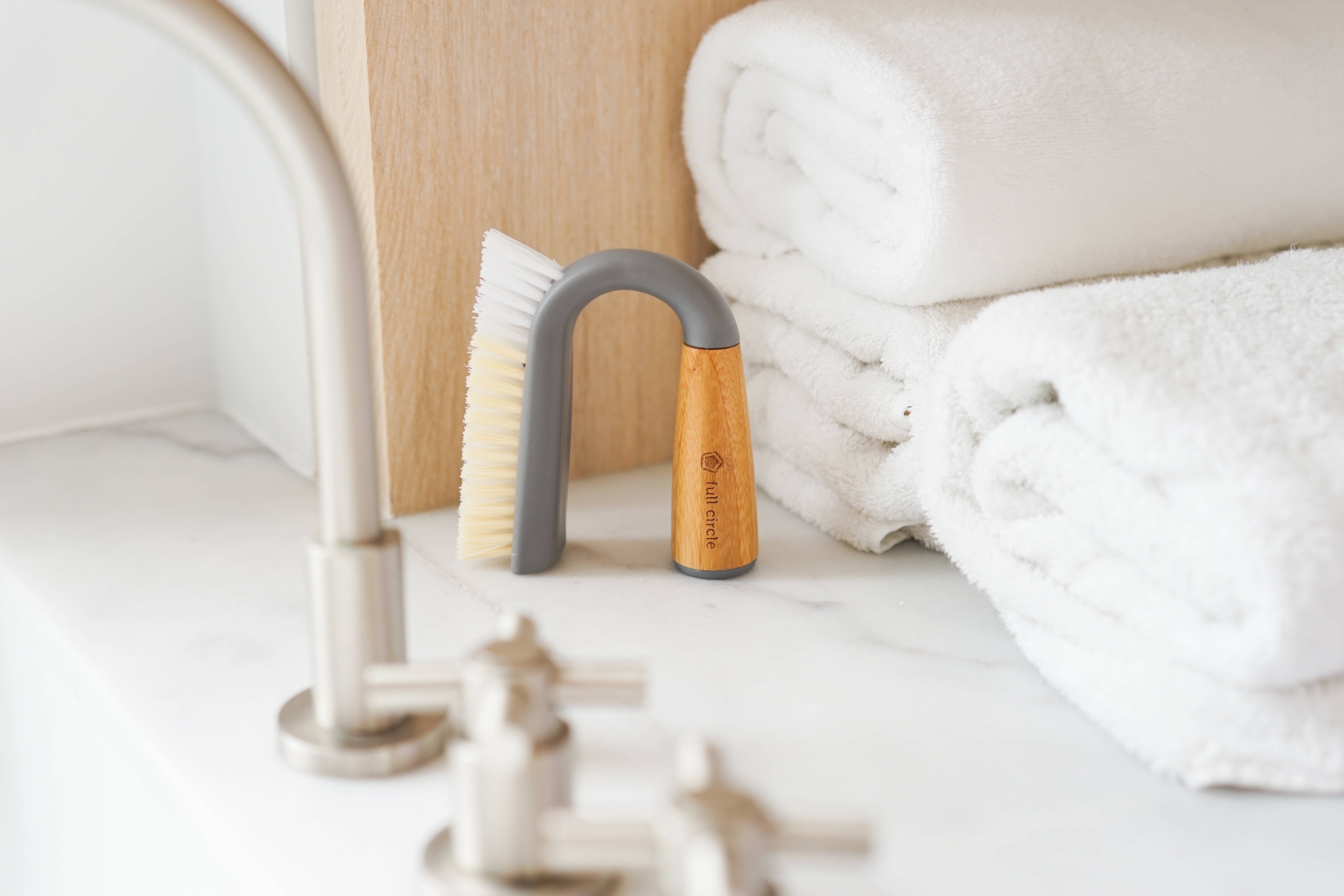 Full Circle Home - EU - Wholesale Cleaning Brush - Grunge Buster Grout & Tile Brush1