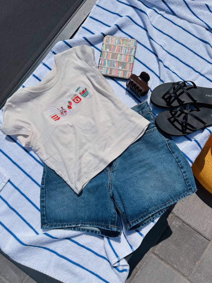 Top ricamato con marmellata di fragole estiva carina per la vendita all'ingrosso da parte di Happy Hour