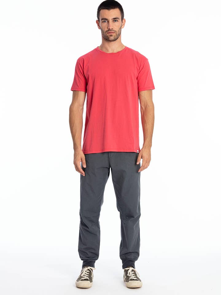 T-shirt Azur basic per la vendita all'ingrosso da parte di Ravens View Ibiza