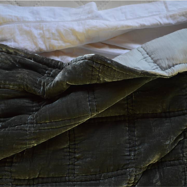 Luala Silk - Wholesale Throw Blanket - Silk Velvet Big Square Stitched Throw Blanket - Slate Gray