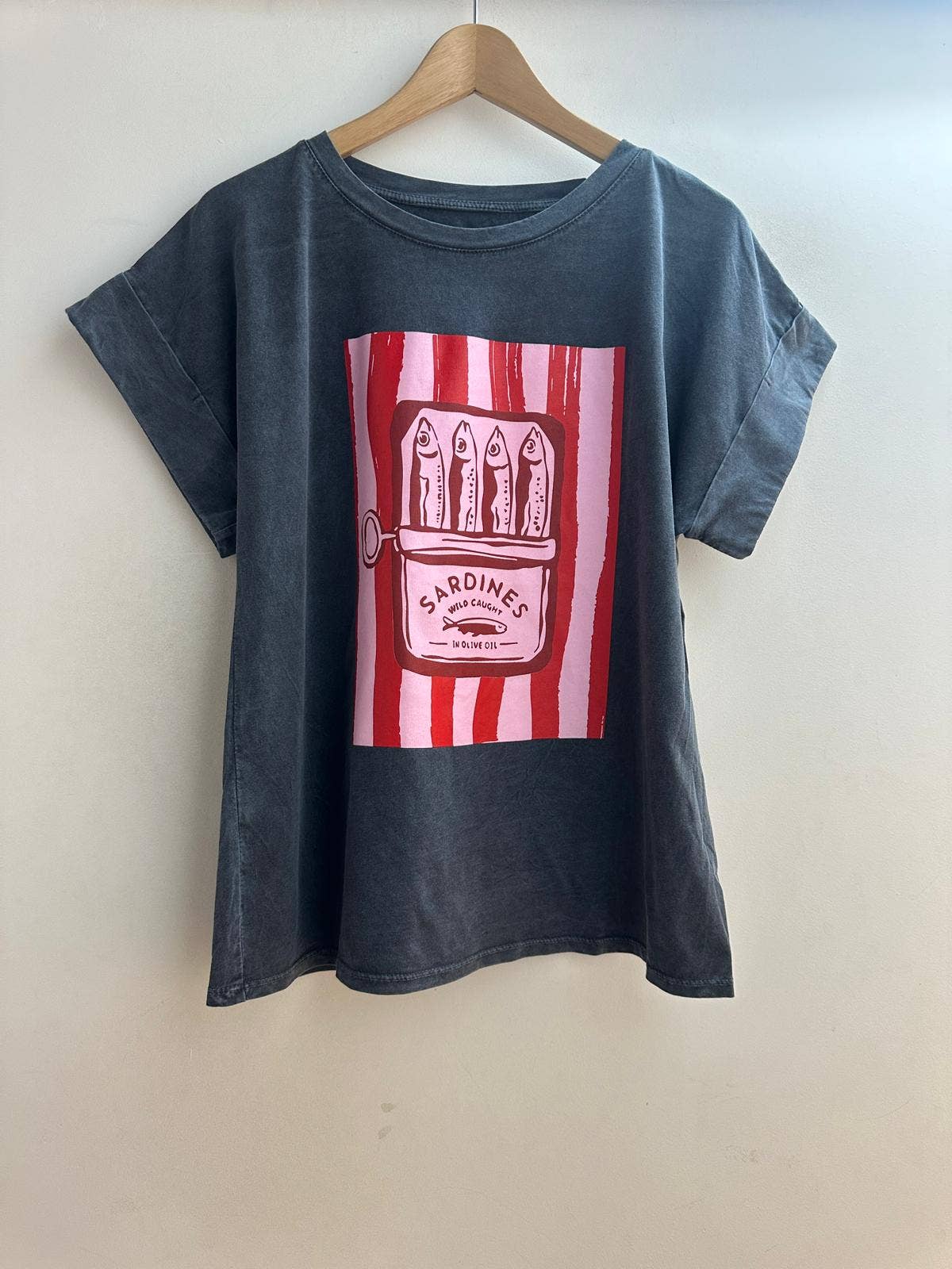 LORIANE – wholesale T-shirts med screentryck – Dam – LORIANE tryckt t-shirt med blekt utseende, storlek 36-401