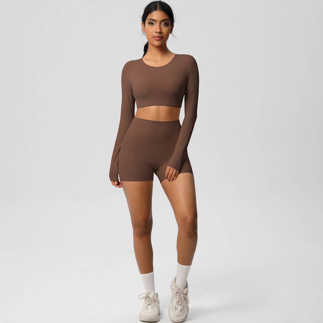 Sodalemon – Engroshandel Activewear-sæt – til kvinder – Kvinder Højtaljet Yogasæt: Langærmet Top + Shorts med Lommer0