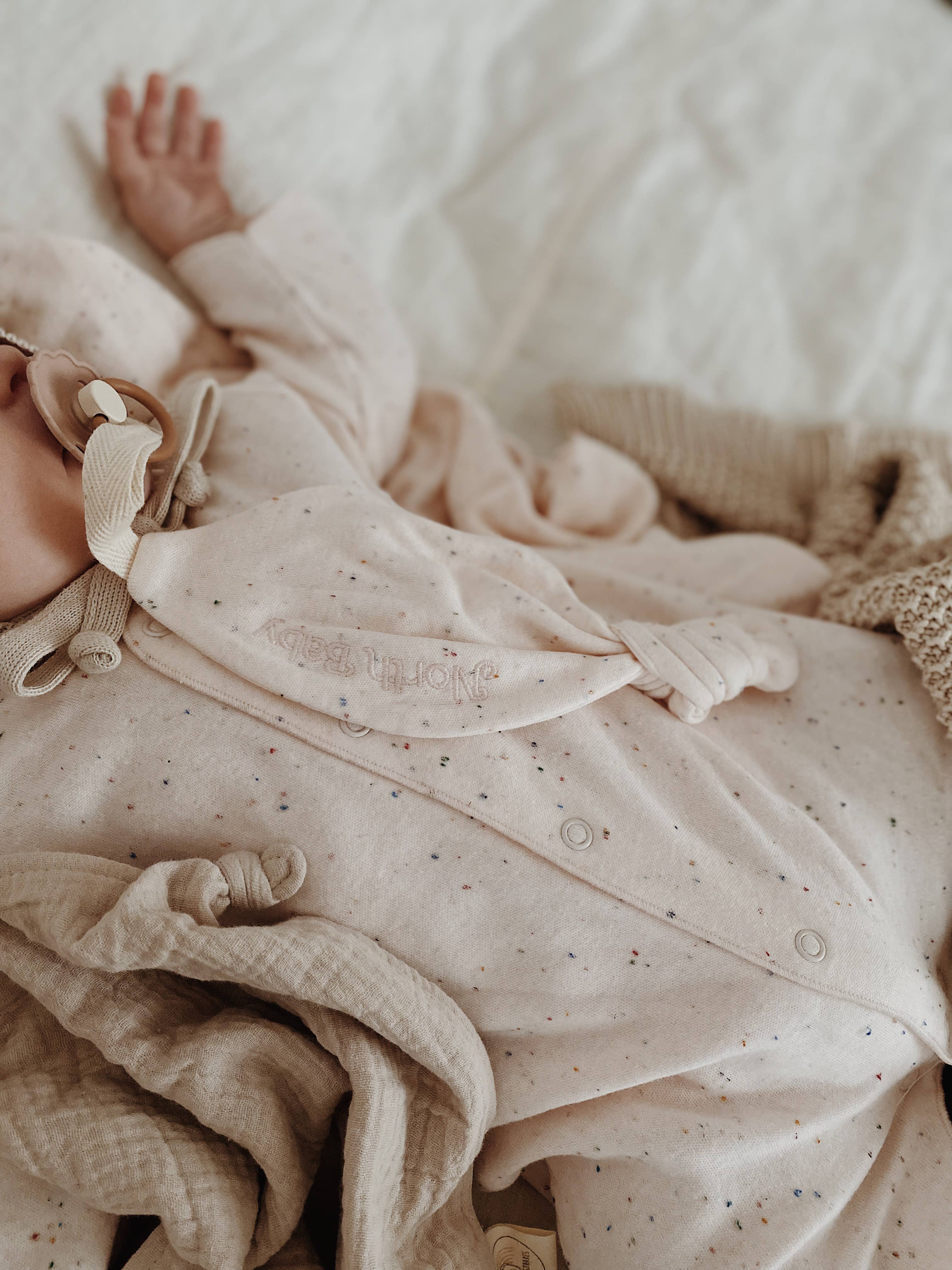 North Baby - Wholesale Jumpsuit - Baby - CAJA - BODY ORGÁNICO BEBÉ MARFIL ROSA2