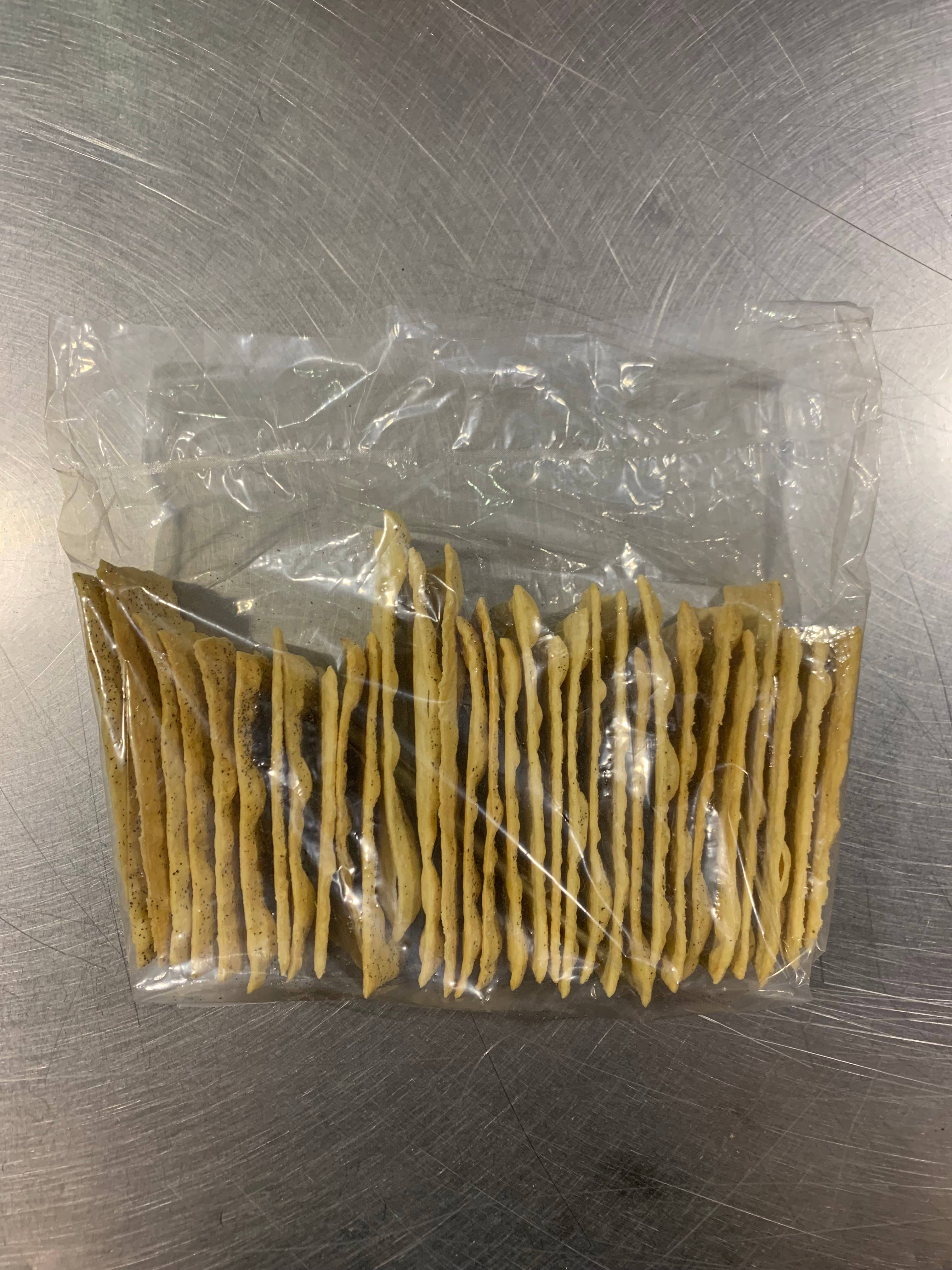 Jennifer's Homemade - Wholesale Crackers - Foodservice Salt & Pepper Flatbread by the Pound2