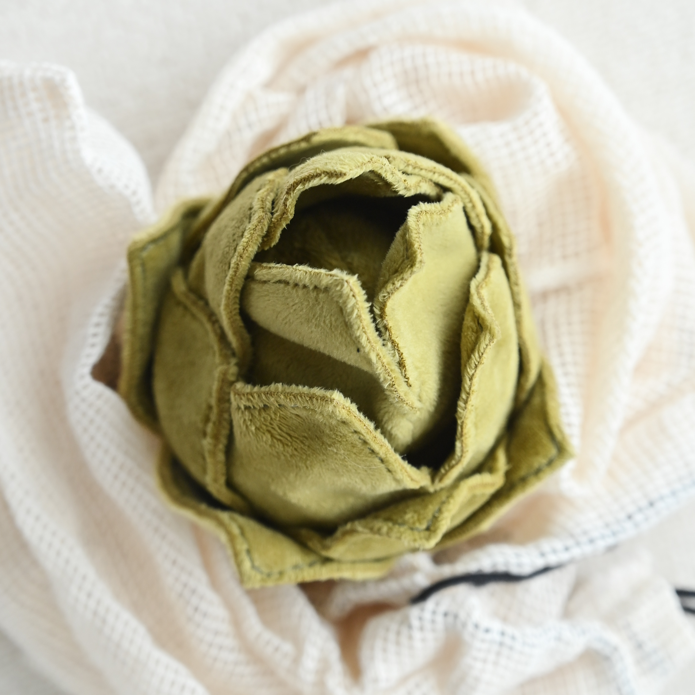 Lambwolf EU - Wholesale Pet Plush Toy - Dog - ARTICHOKE//Enrichment Toy 2