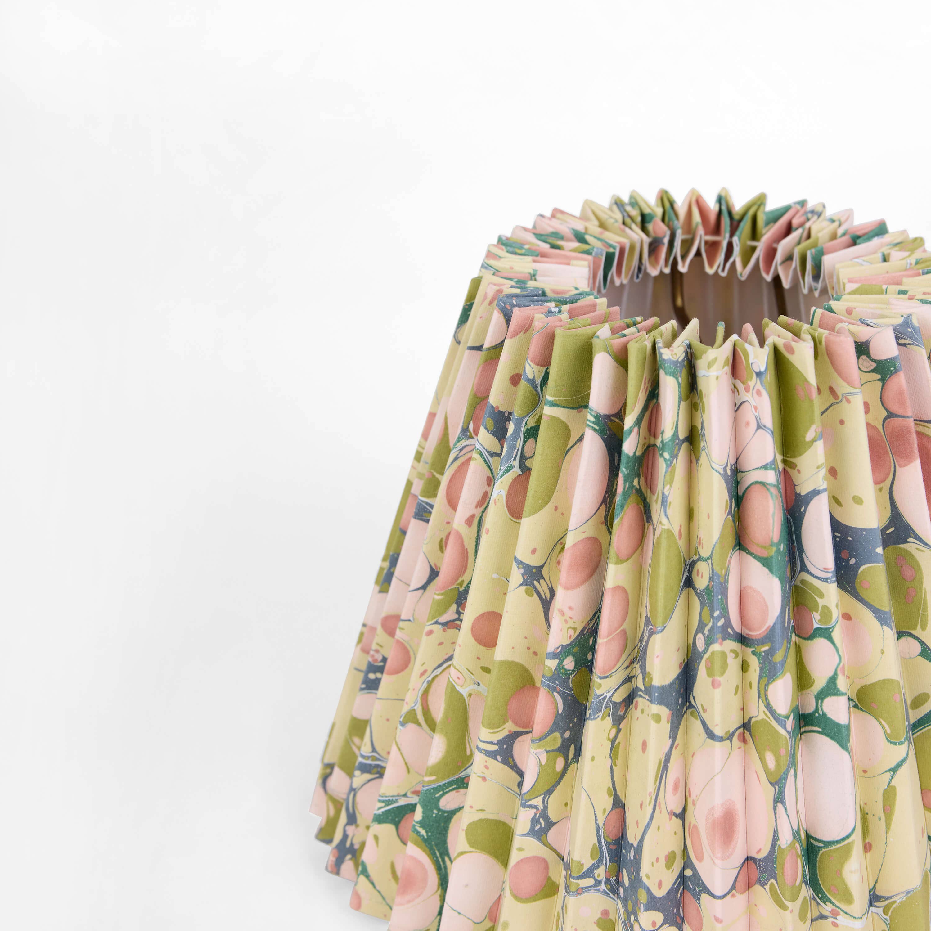 Craft Boat – wholesale Lampskärm – HANDMARMORERAD STOR PLISSERAD LAMPSKÄRM - MOSSBUBBLA1