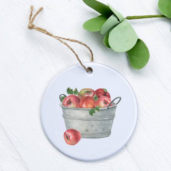 Eimer mit roten Äpfeln - Ornament für den Großhandel von Indigo Tangerine