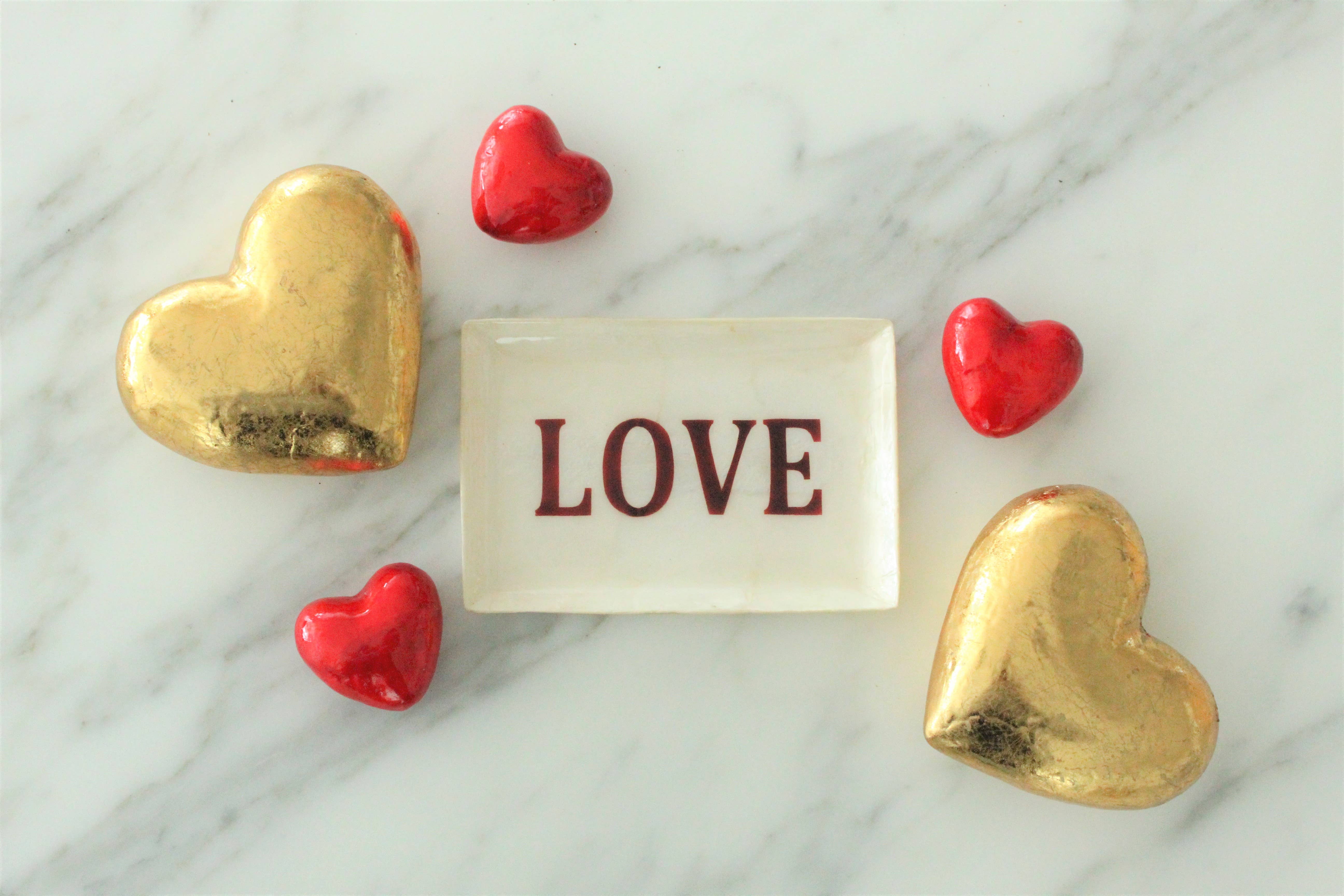 Dekorasyon Gifts  Decor - Wholesale Decorative Tabletop Object - 2" Capiz Heart (Red)1