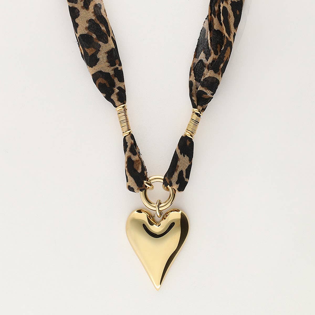 GOLD Leopard print heart stainless steel necklace_CWMM5705 for wholesale on Faire2