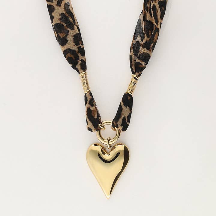 GOLD Leopard print heart stainless steel necklace_CWMM5705 for wholesale on Faire2