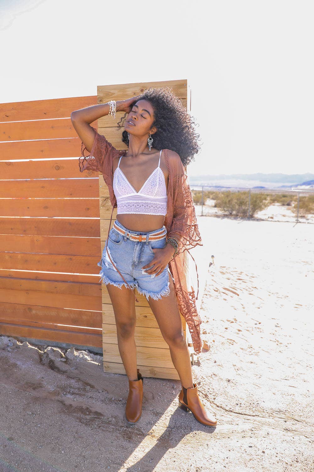 Leto Accessories - Vente Kimono – femme - Kimono transparent en dentelle brodée11