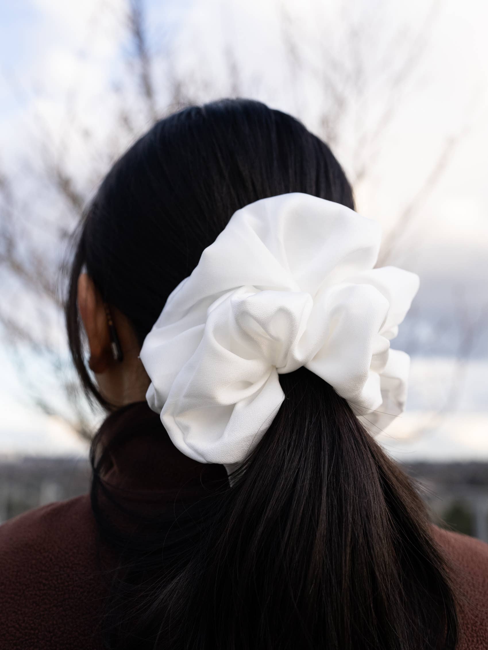 Janzy - Wholesale Scrunchie - Women's - White Silk Oversized Scrunchie1
