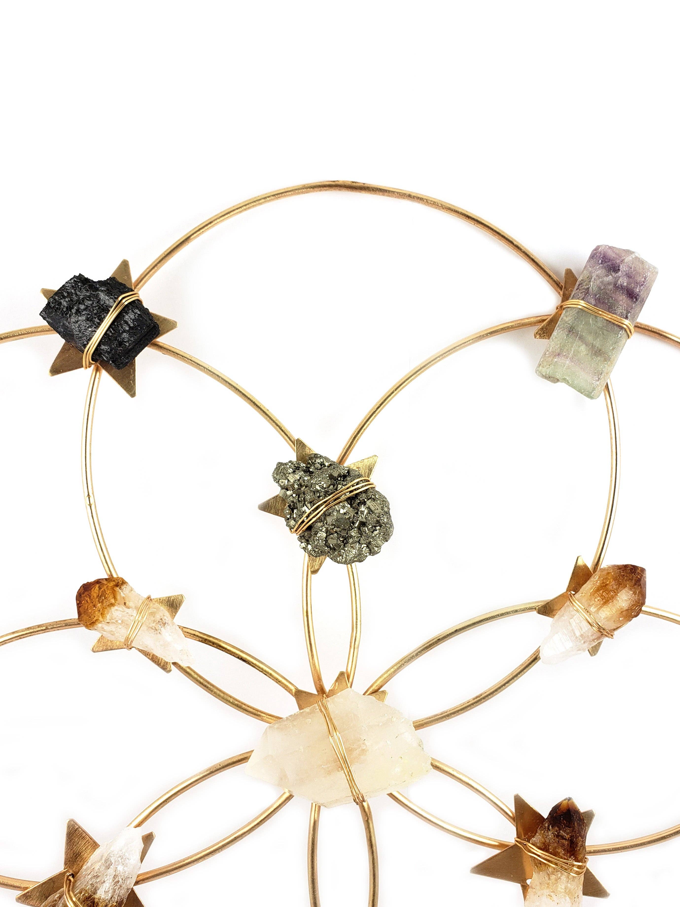 Ariana Ost - Vente Grilles de cristaux - Grande décoration murale Fleur de Vie avec grille de cristaux2