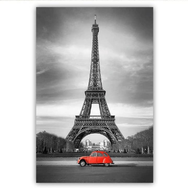 Canvas Väggkonst: Eiffeltornet med en röd bil i svartvitt (32 ”x48") för wholesale av Studio 500 Inc.