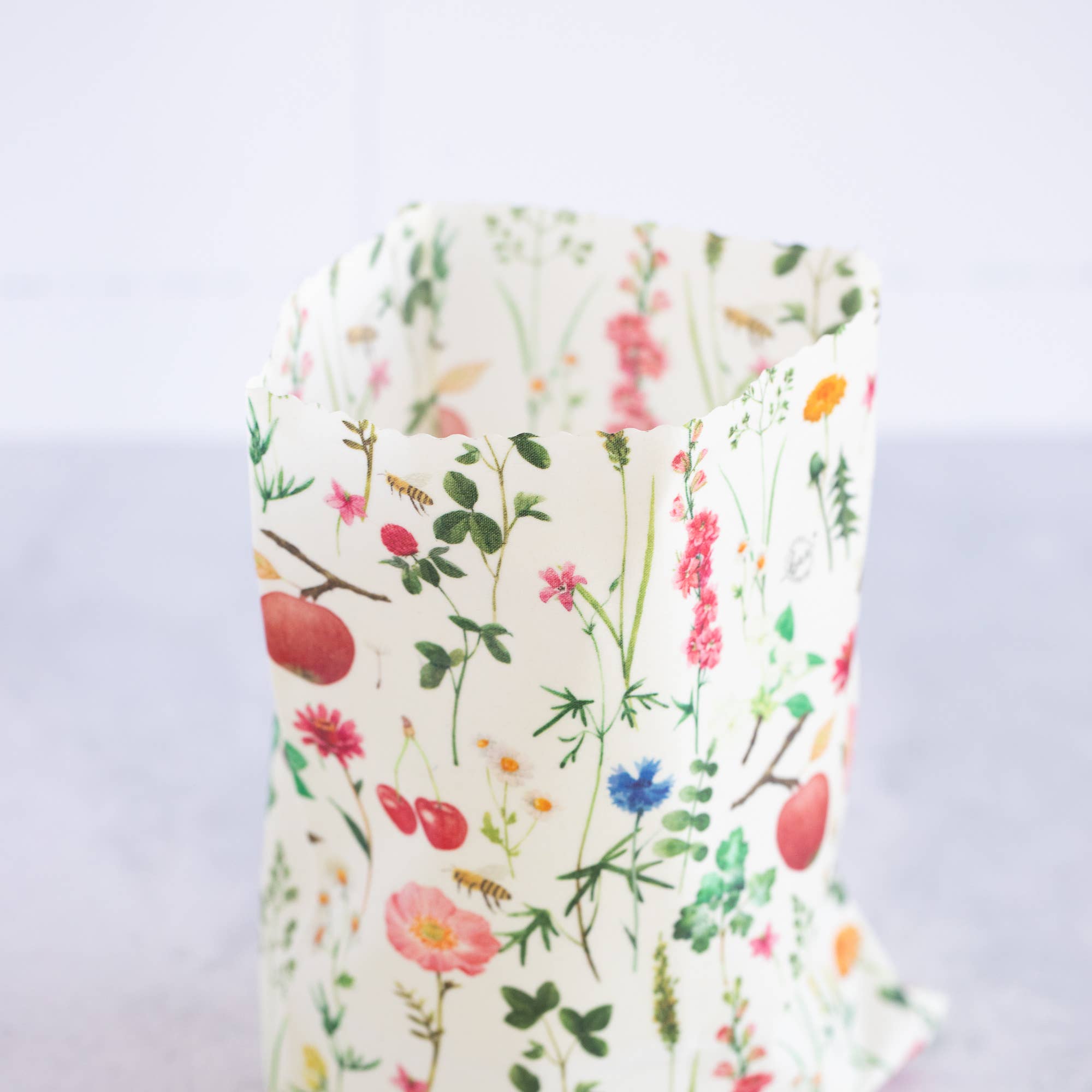 little bee fresh - Vente Sachet de conservation/film alimentaire - Sac moyen en cire d'abeille — motif verger1