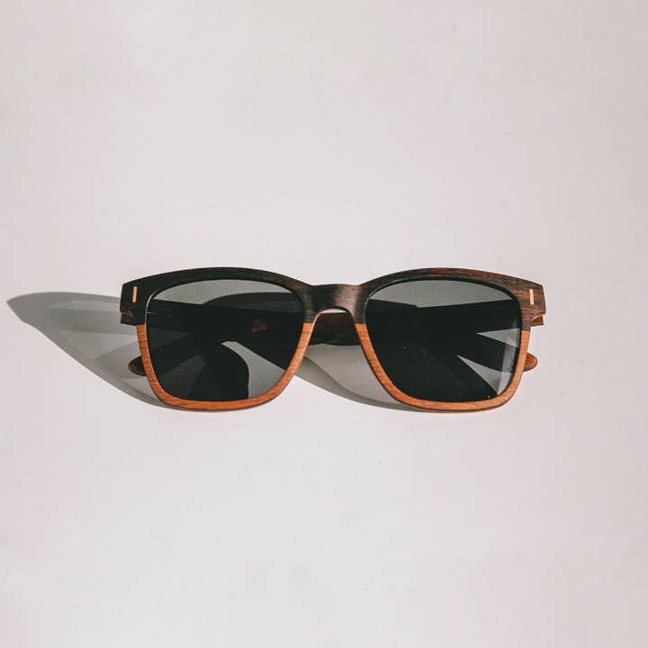 Mire - Rechteckige zweifarbige Holzsonnenbrille für den Großhandel von Wear Walters