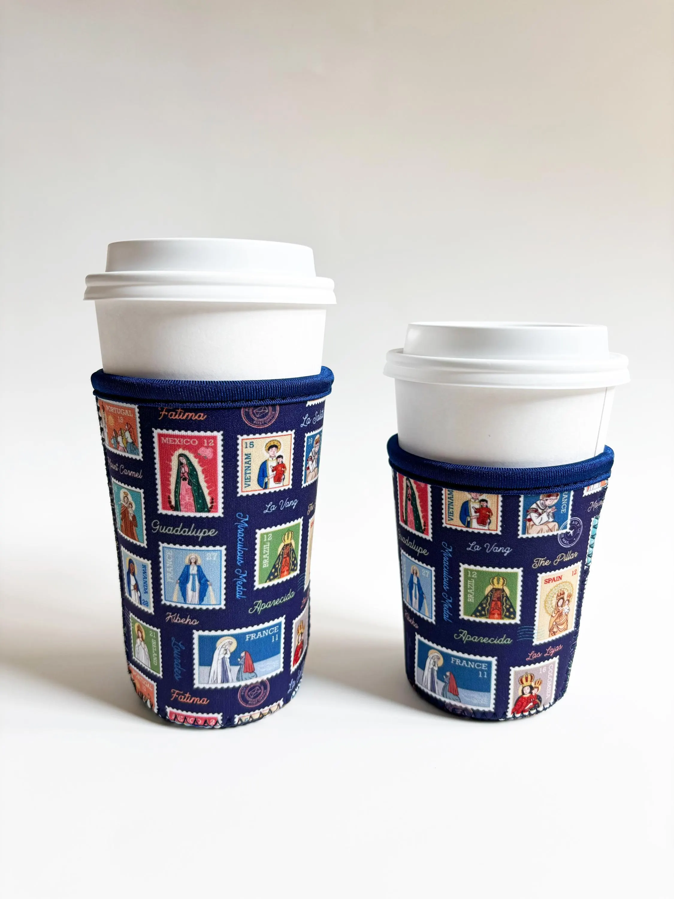 The Stump of Jesse - Vente Housses de boisson - Manchon à boisson catholique Ave Maria | Manchon à café1