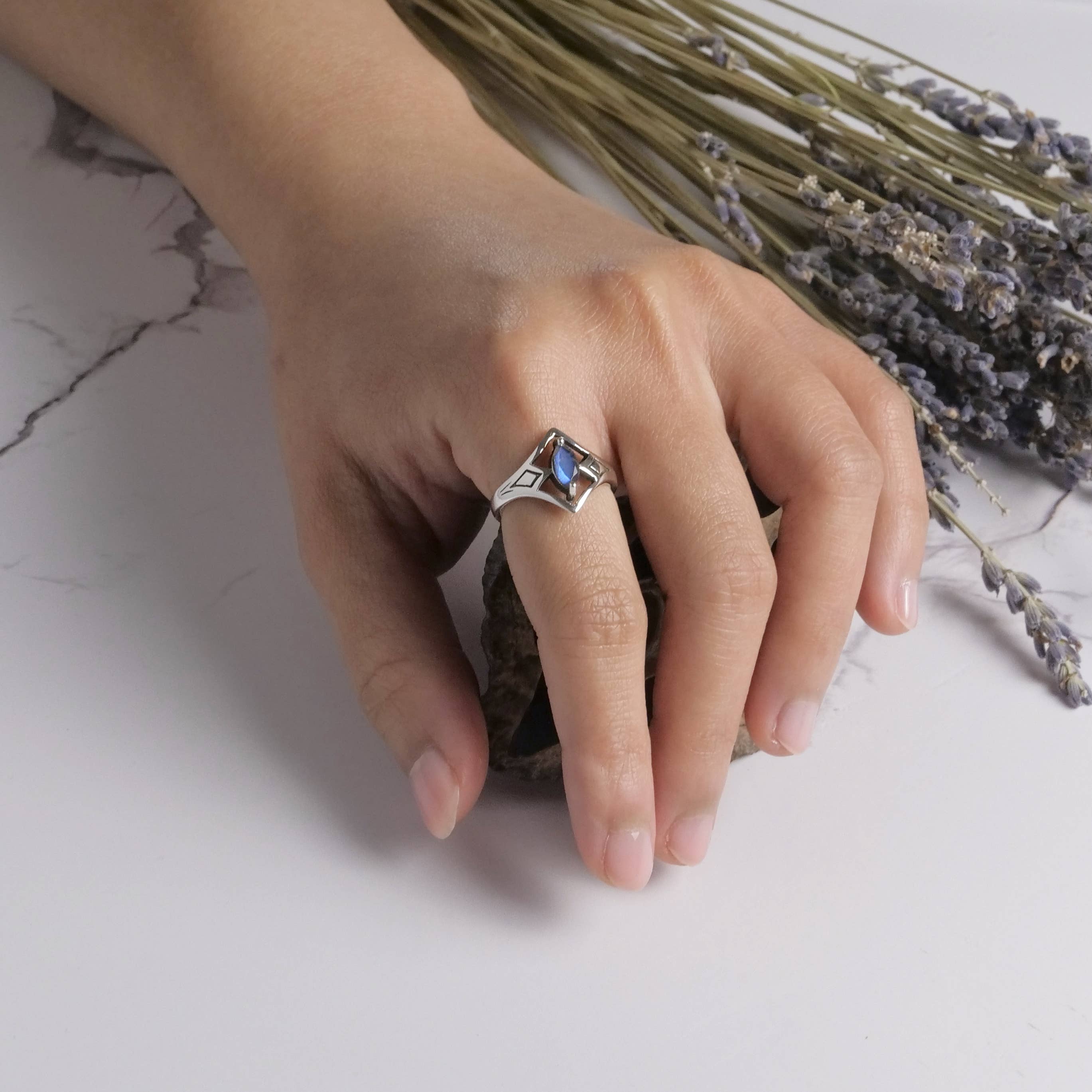 Baizaar - Wholesale Cocktail/Statement Ring - Sterling Silver Mystic Labradorite Ring2