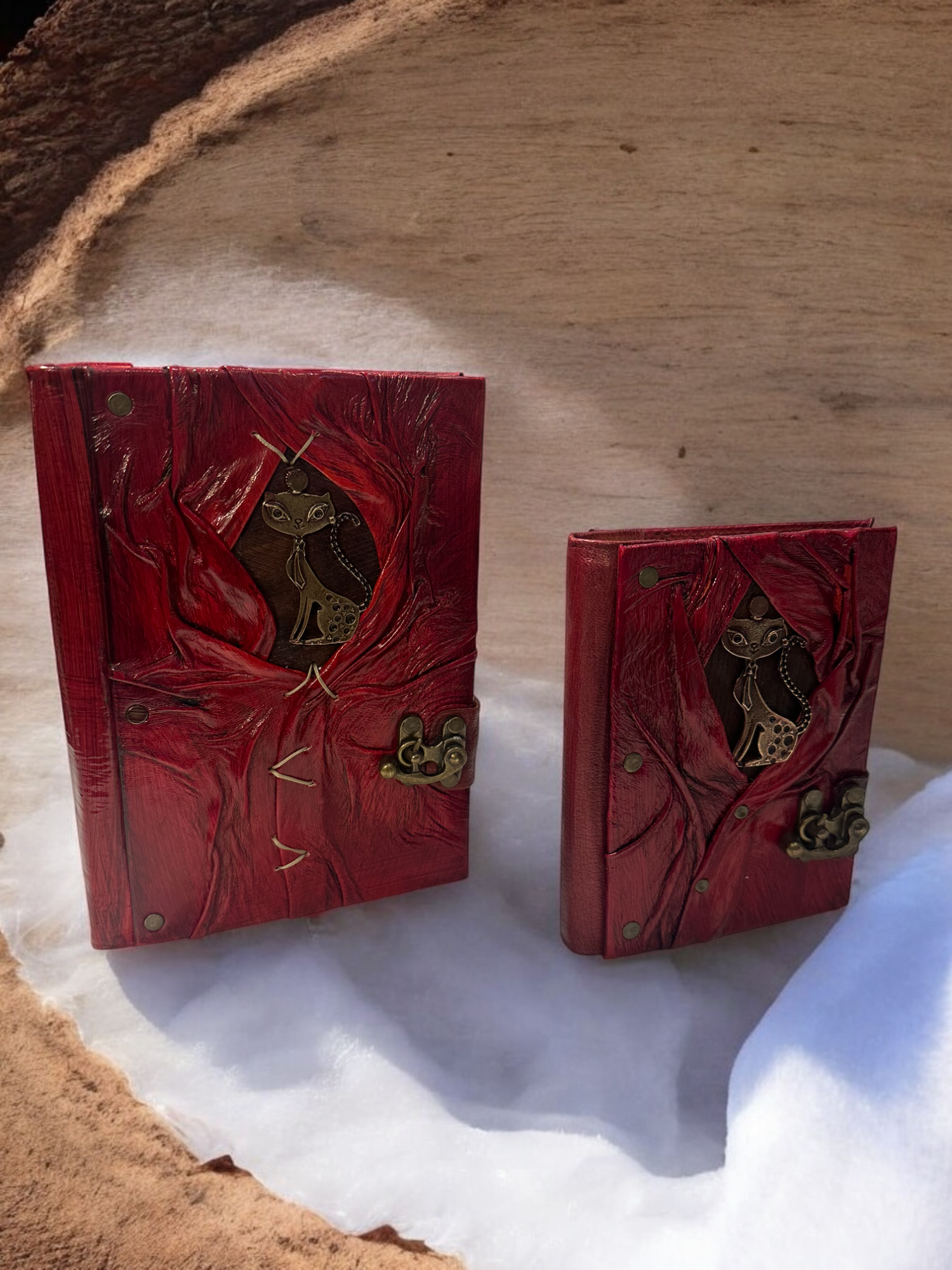 CRETE TRADING INC - Wholesale Journal/Diary - Handmade Leather Journal Belt Strap Cat Red0